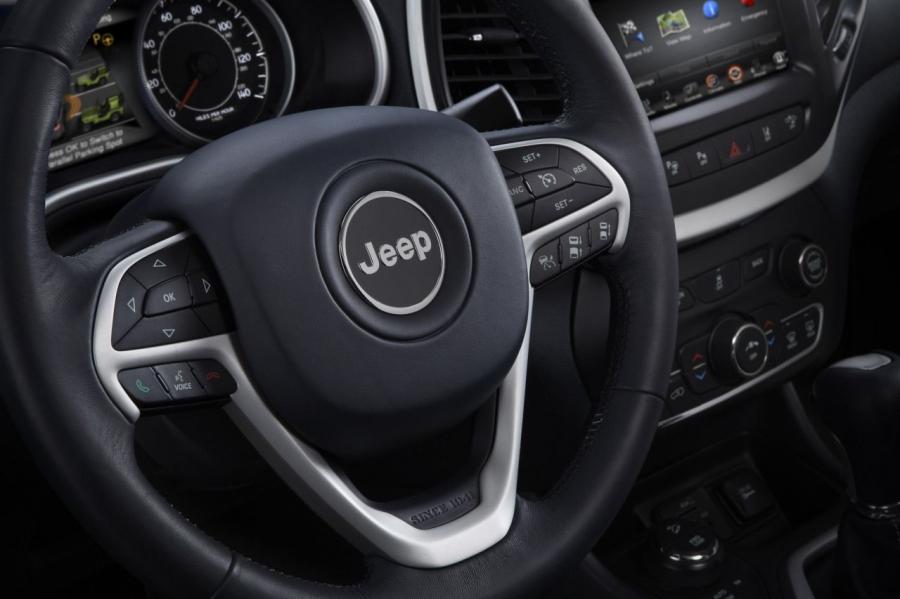  Jeep Cherokee 2014 года  (фото 16 из 88)